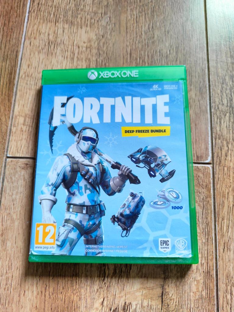 Xbox One spel - Fortnite Deep Freeze Bundle, 1 speler, Ophalen of Verzenden, Zo goed als nieuw, Vanaf 12 jaar