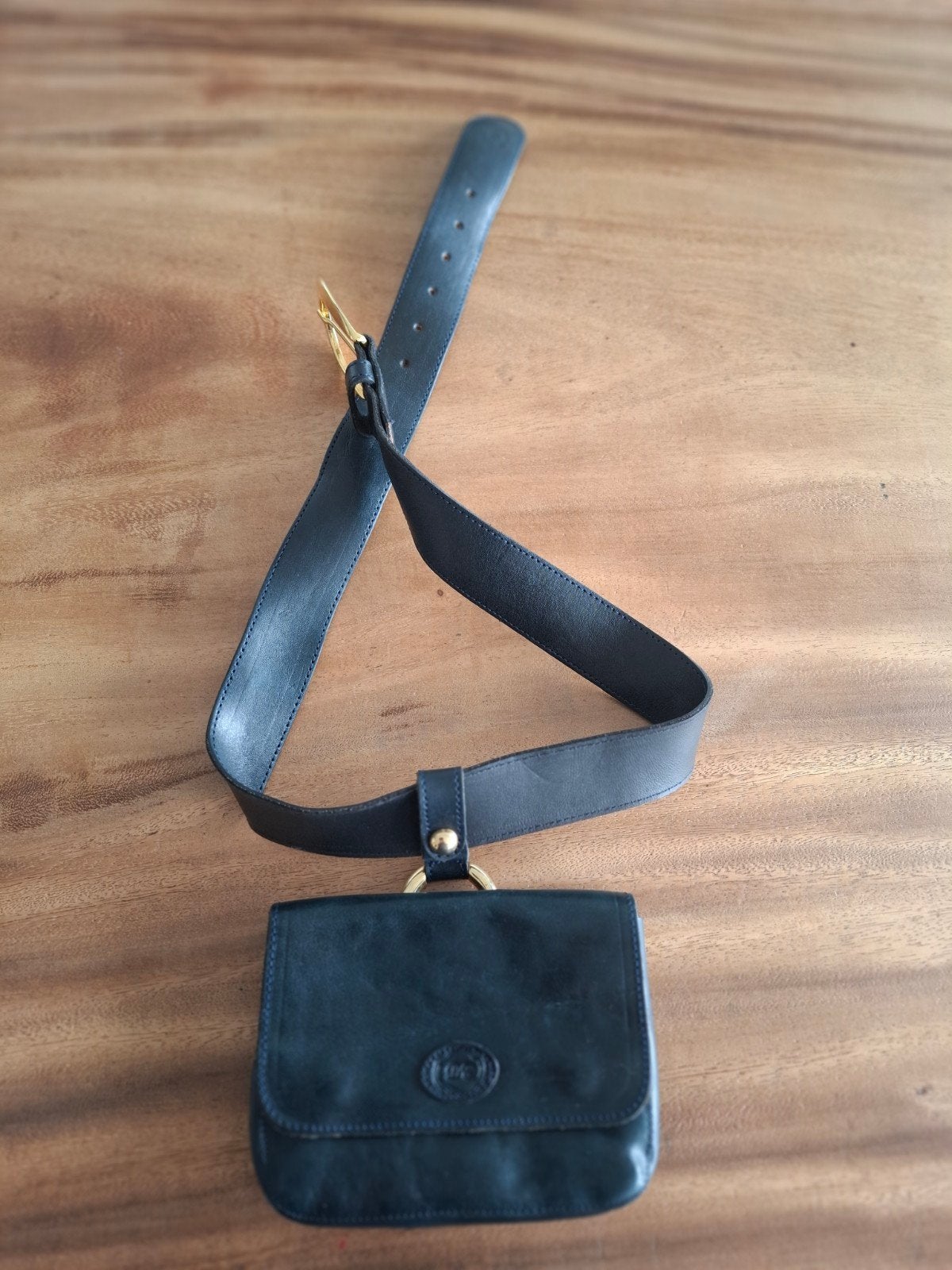 32 jaar oud en niet gebruikt leren tasje met riem DC, Overige merken, Blauw, Ophalen of Verzenden, Zo goed als nieuw