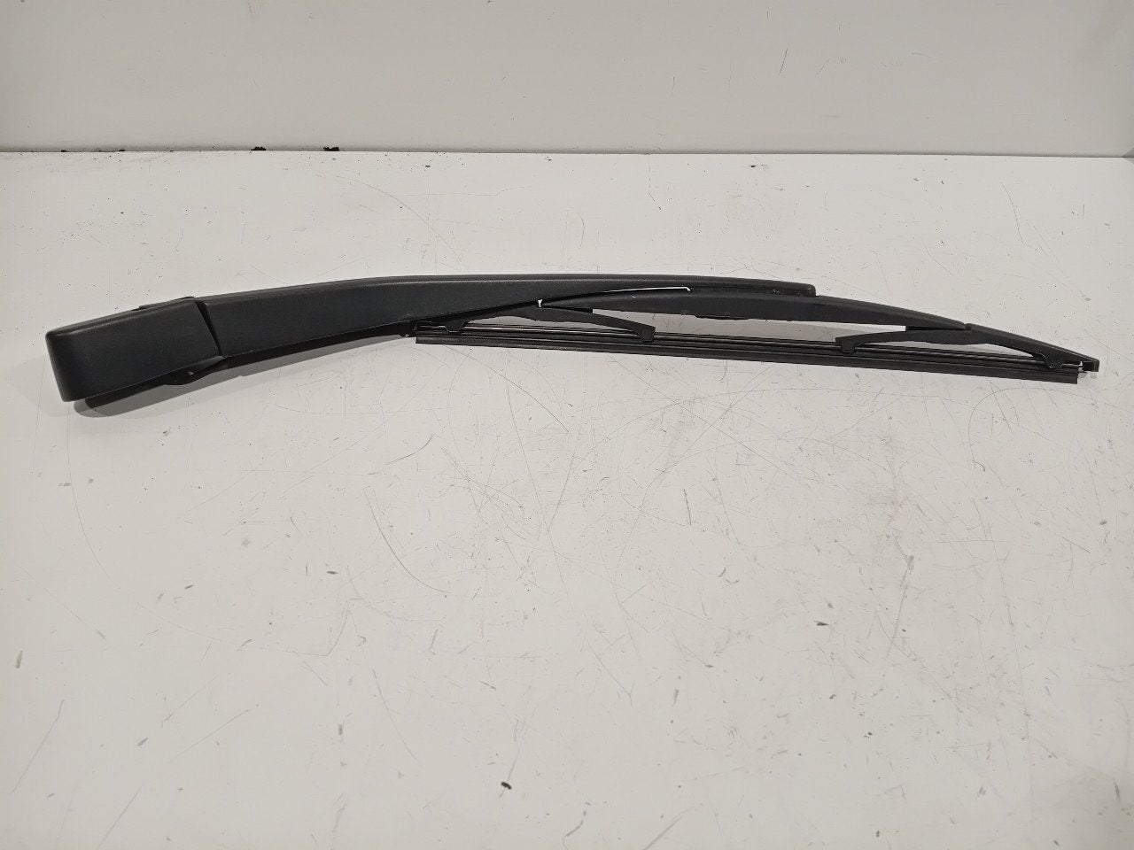 Ruitenwisserarm achterruit BMW 1 serie, Onderdelen@venauto.nl, Van der Ven Autorecycling B.V., Gebruikt, Ettenseweg 76, 4706 PB Roosendaal, The Netherlands