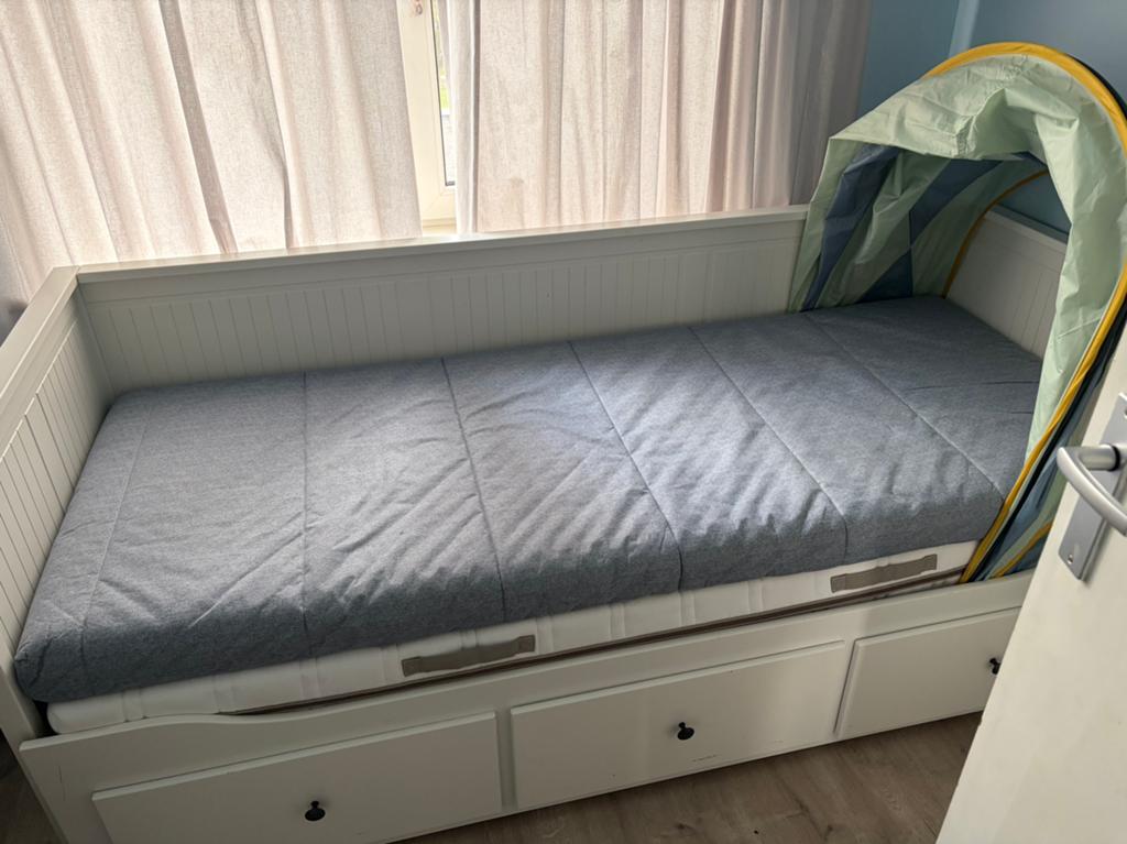 Hemnes bedbank ikea, Huis en Inrichting, Eenpersoons, Wit, Ophalen of Verzenden, Zo goed als nieuw