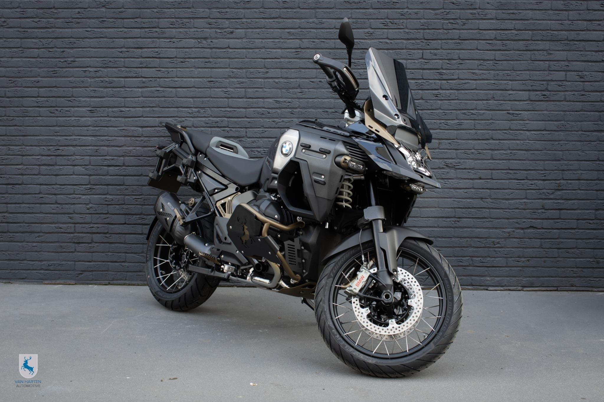 BMW R 1300 GS Adventure Triple Black / Bronze Edition / Van, Einsteinlaan 5
2289 CC  Rijswijk, NL, Meer dan 35 kW, Toermotor, 1300 cc