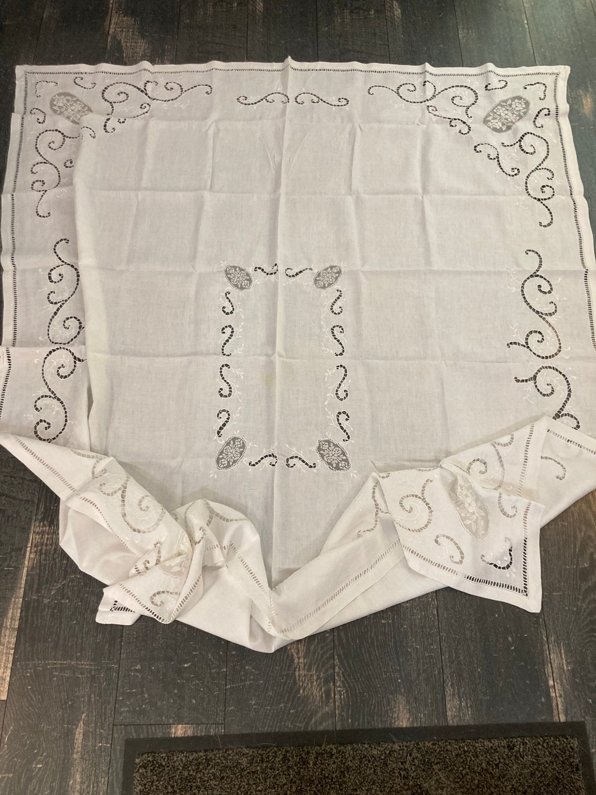 Brocant wit geborduurd tafelkleed (151026), Huis en Inrichting, 180 cm, Gebruikt, Ophalen of Verzenden, Opengewerkt
