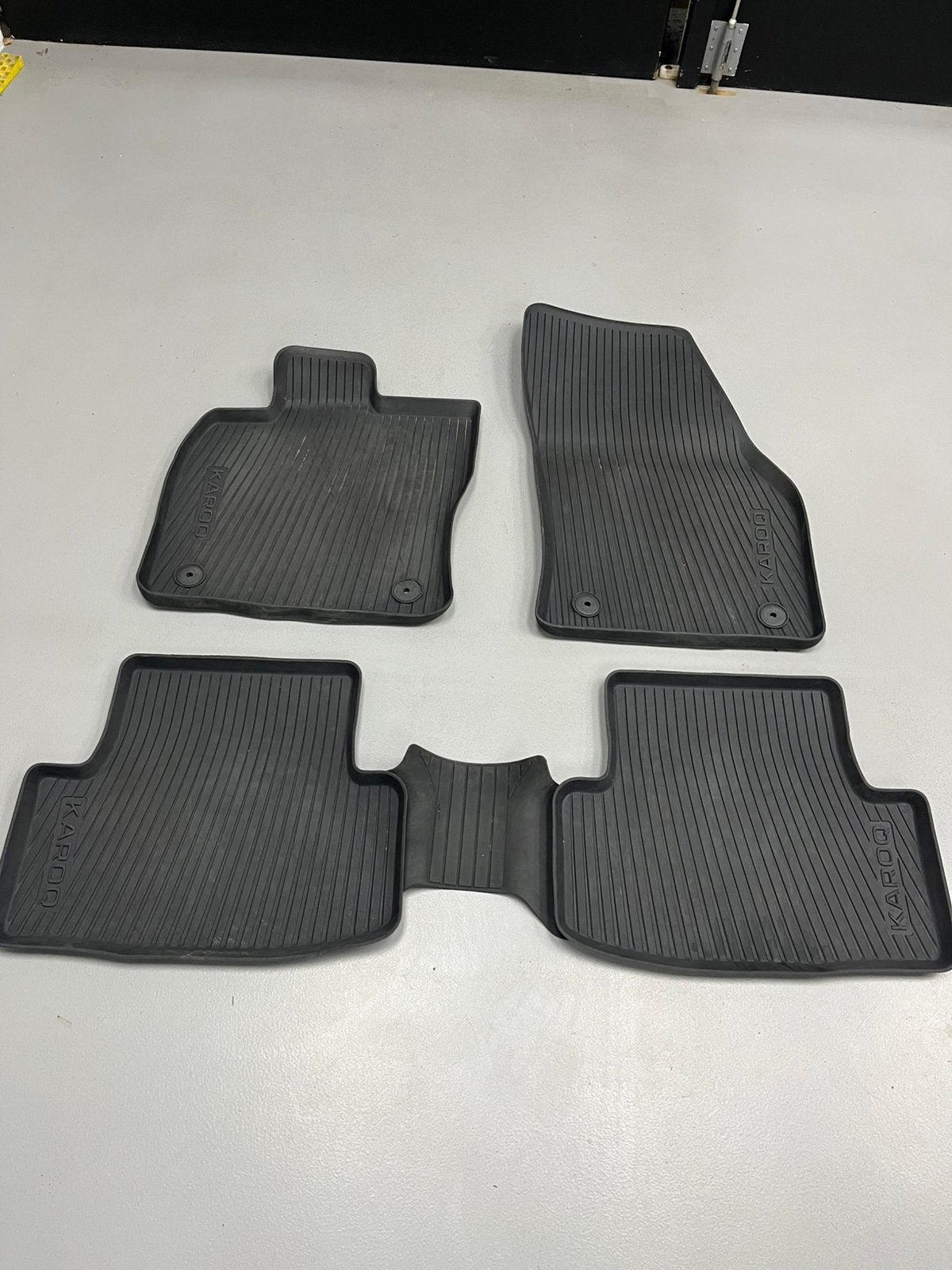Originele rubberen automatten Skoda Karoq vanaf 2018, Ophalen, Zo goed als nieuw