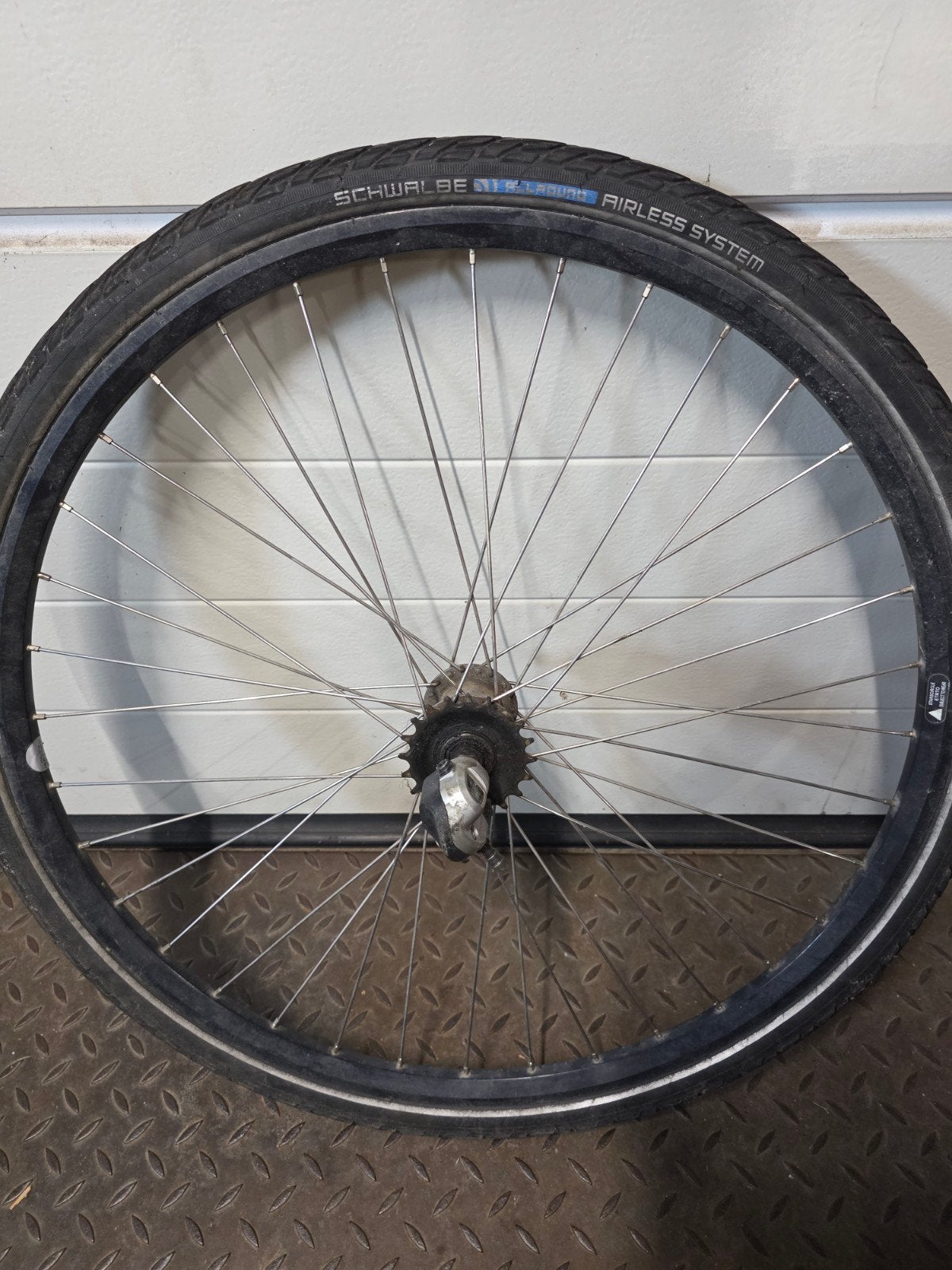 fietsband + velg Schwalbe airless system, Ophalen of Verzenden, Zo goed als nieuw, Band, Schwalbe