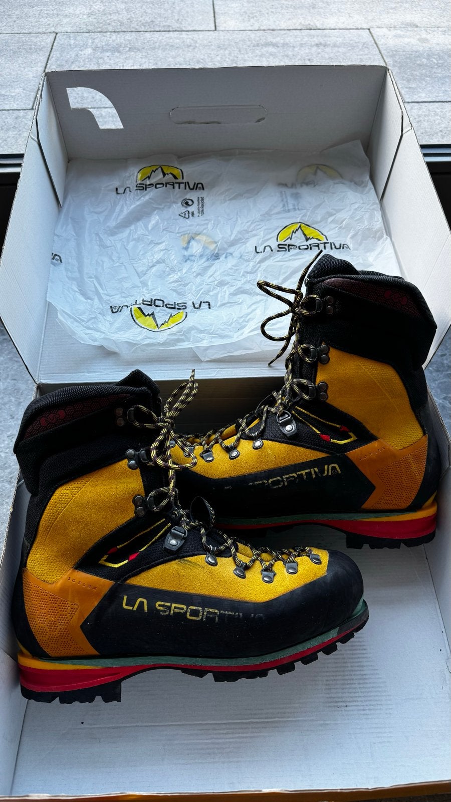 La Sportiva Nepal GTX Evo 44.5 Bergschoenen, Ophalen of Verzenden, Zo goed als nieuw, Schoenen