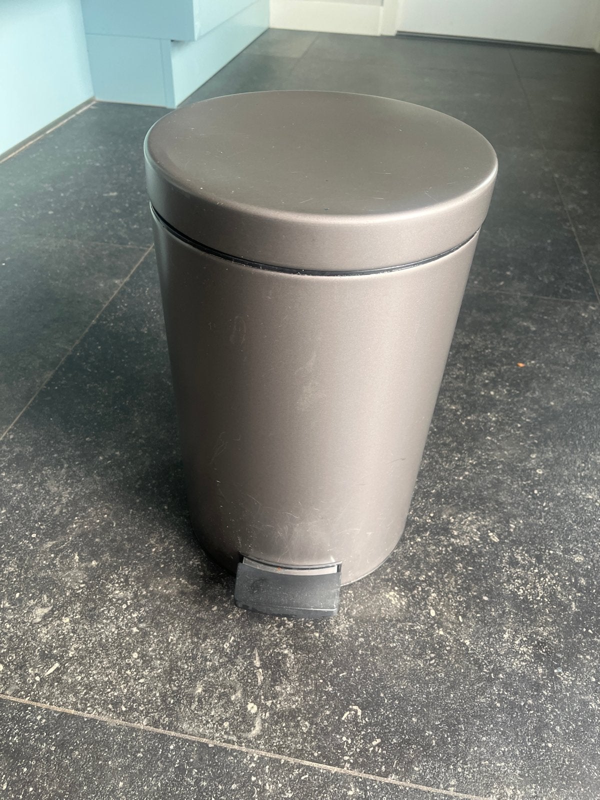 Brabantia pedaalemmer -Grijs- 12 liter- doorsnee 30 cm, Ophalen, Gebruikt, Met pedaal, Metaal