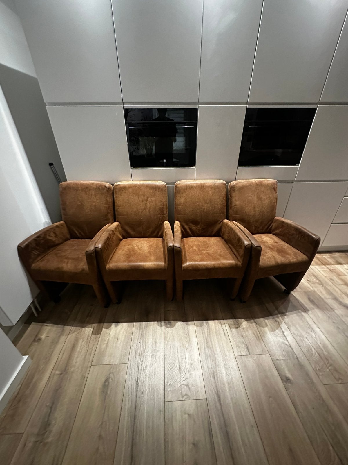 4 nette eetkamerstoelen, Ophalen, Zo goed als nieuw, Stof, Basic