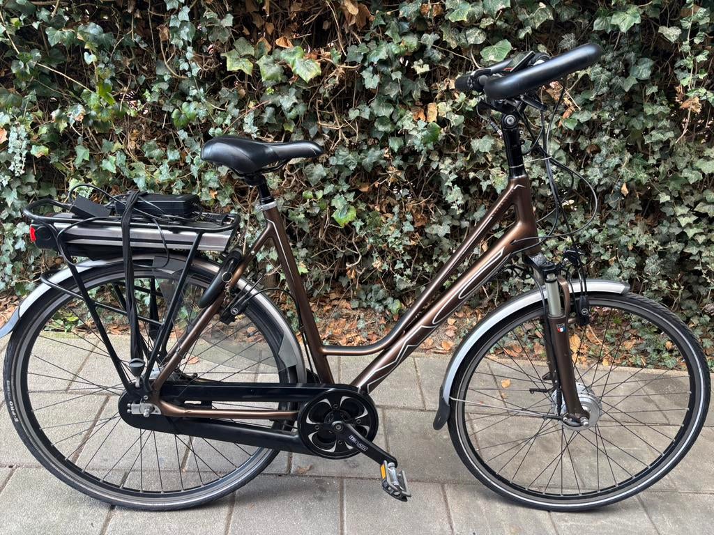 Elektrische dames fiets, 56 cm of meer, Ophalen of Verzenden, Zo goed als nieuw