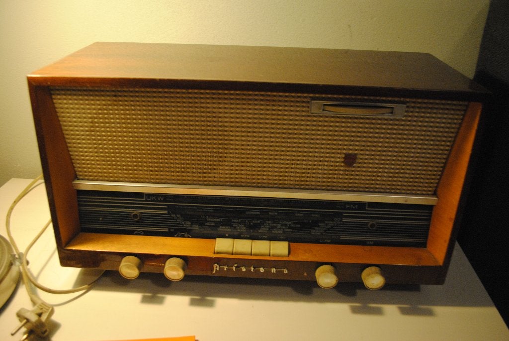 Radio   Aristona, Ophalen of Verzenden, Gebruikt, Radio