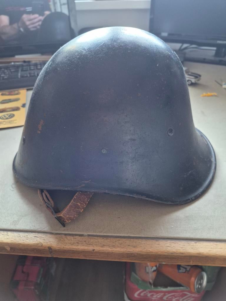WW II M27 helm, Verzamelen, Militaria | Algemeen, Ophalen of Verzenden, Landmacht, Nederland, Helm of Baret