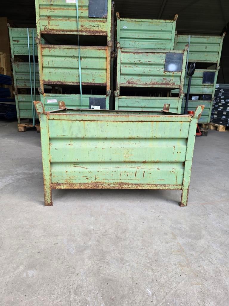 Stalen Stapelbak / opslagbak / palletbak / plantenbak, Ophalen
