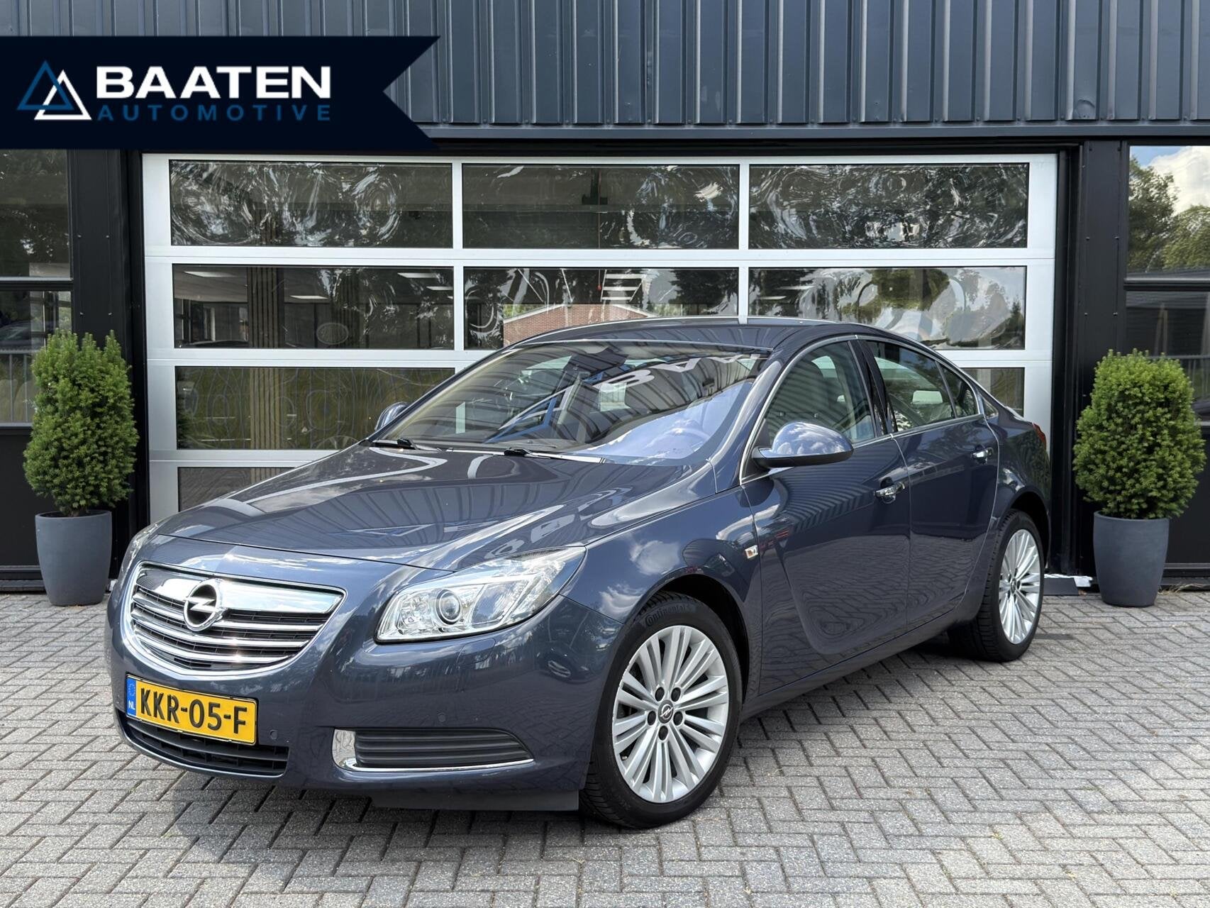 Opel Insignia 2.0 T 220 PK Cosmo|Metro Blue|59.500km|PDC|Nav, Voorwielaandrijving, 1998 cc, Beige, 4 cilinders