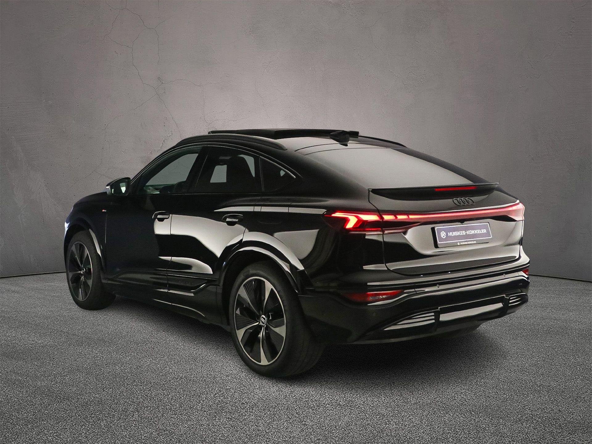 Audi Q6 Sportback e-tron S edition performance 100 kWh | Tre, Gebruikt, 100 kWh, 2000 kg, Zwart