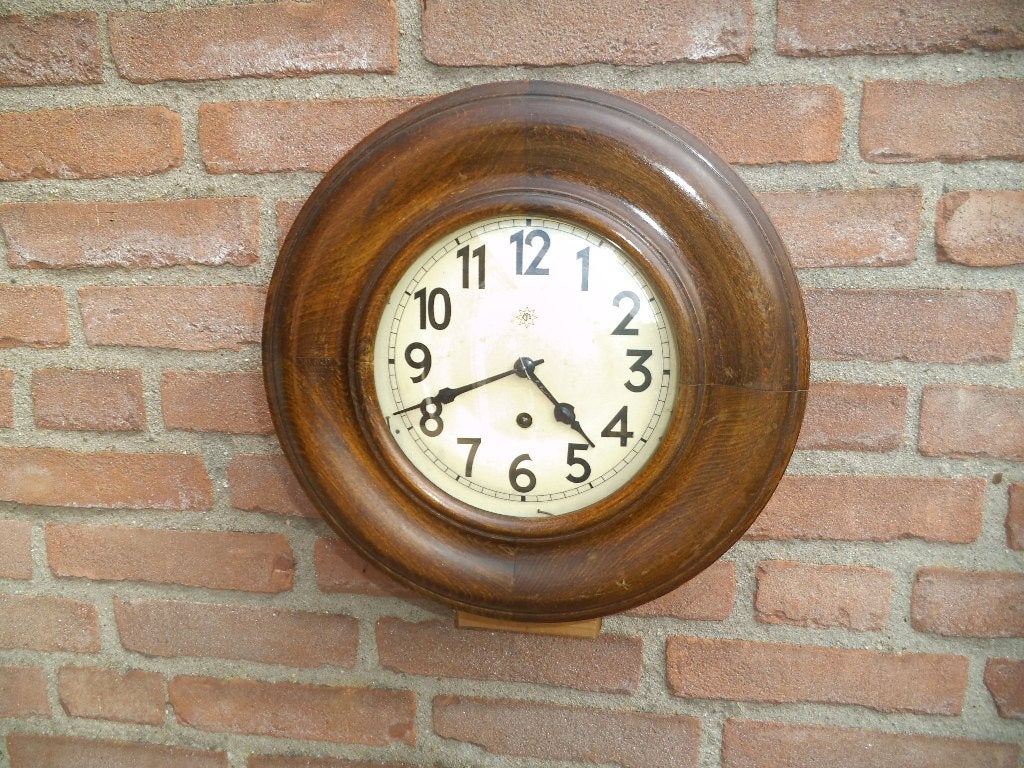 2 klokken, Verzenden