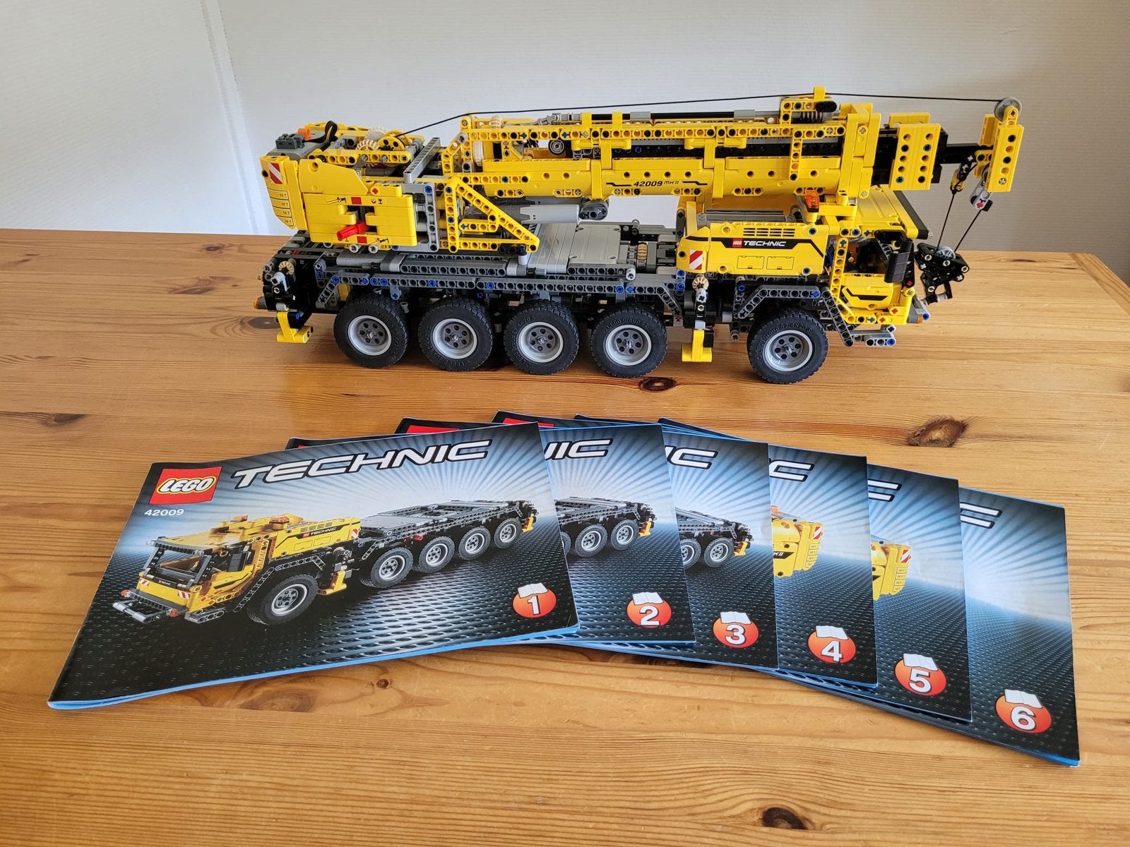 Lego Technic Mobiele kraan 42009, Ophalen of Verzenden, Zo goed als nieuw