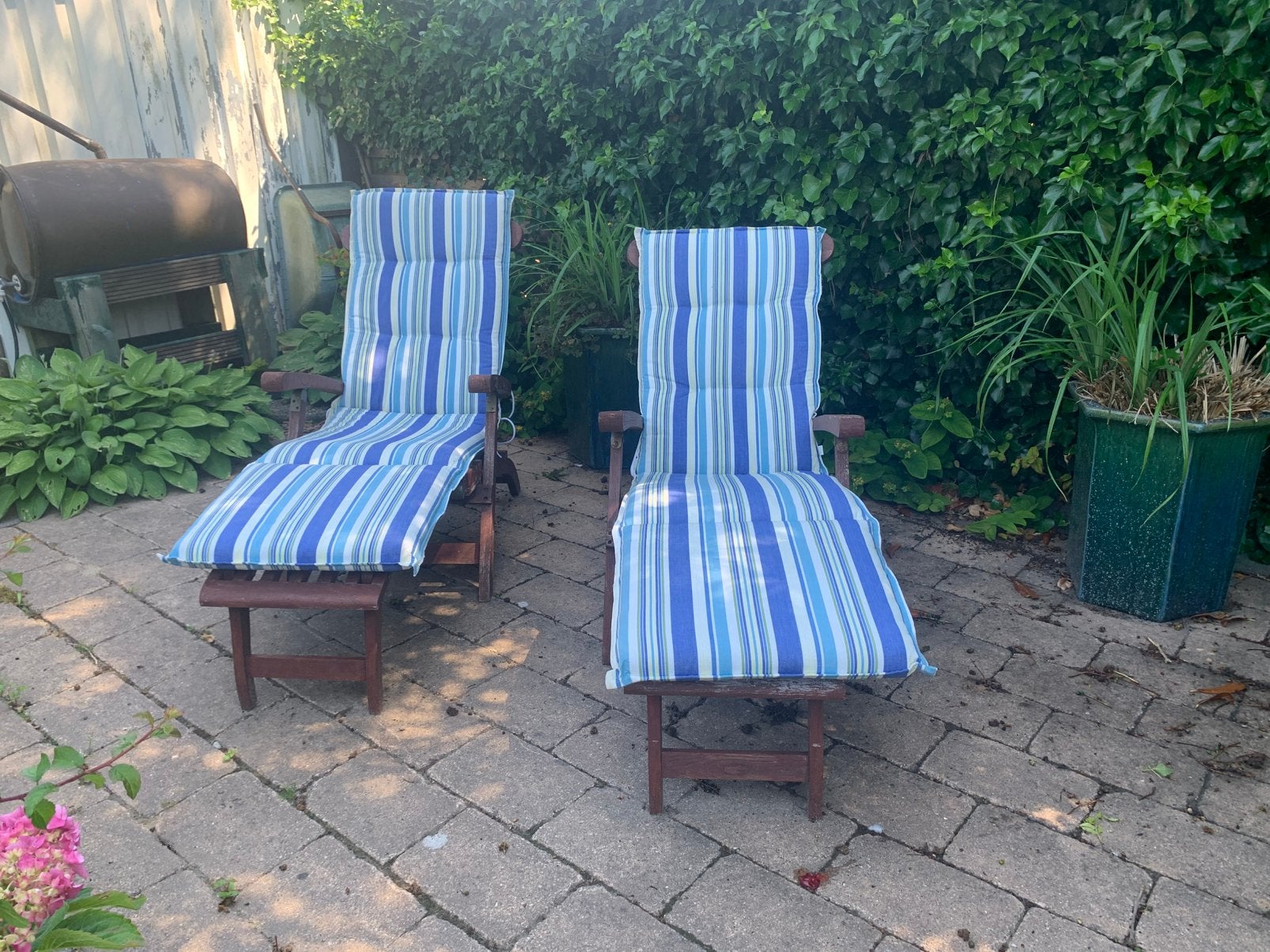 2 teakhouten deckchairs met kussens, Ophalen, Zo goed als nieuw, Teakhout