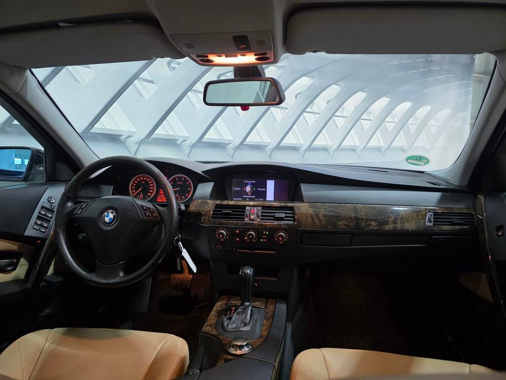 BMW 5-serie 520i Executive M-pakket leer, Auto's, Achterwielaandrijving, Gebruikt, Beige, Blauw