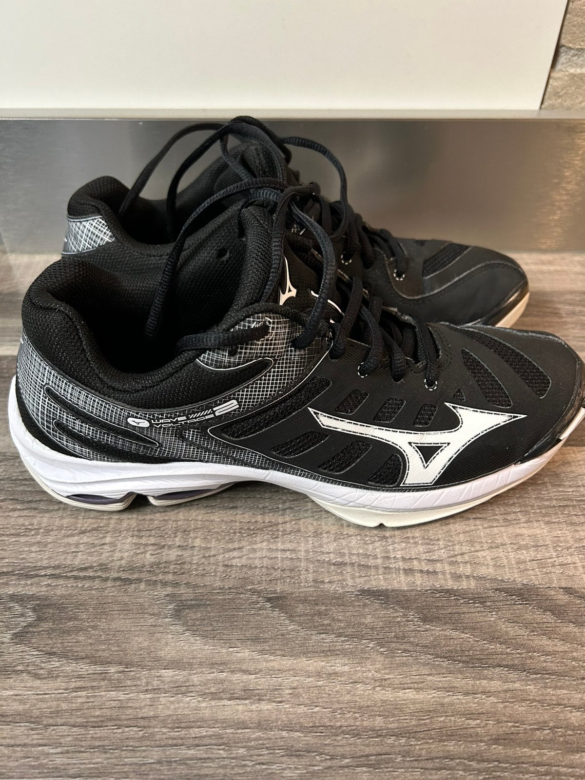 Mizuno indoor wave voltage 2 maat 40, Sport en Fitness, Ophalen of Verzenden, Zo goed als nieuw, Schoenen