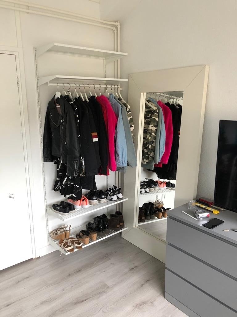 Boaxel kast wit met planken en kledingroede, 200 cm of meer, Met plank(en), Zo goed als nieuw, Metaal