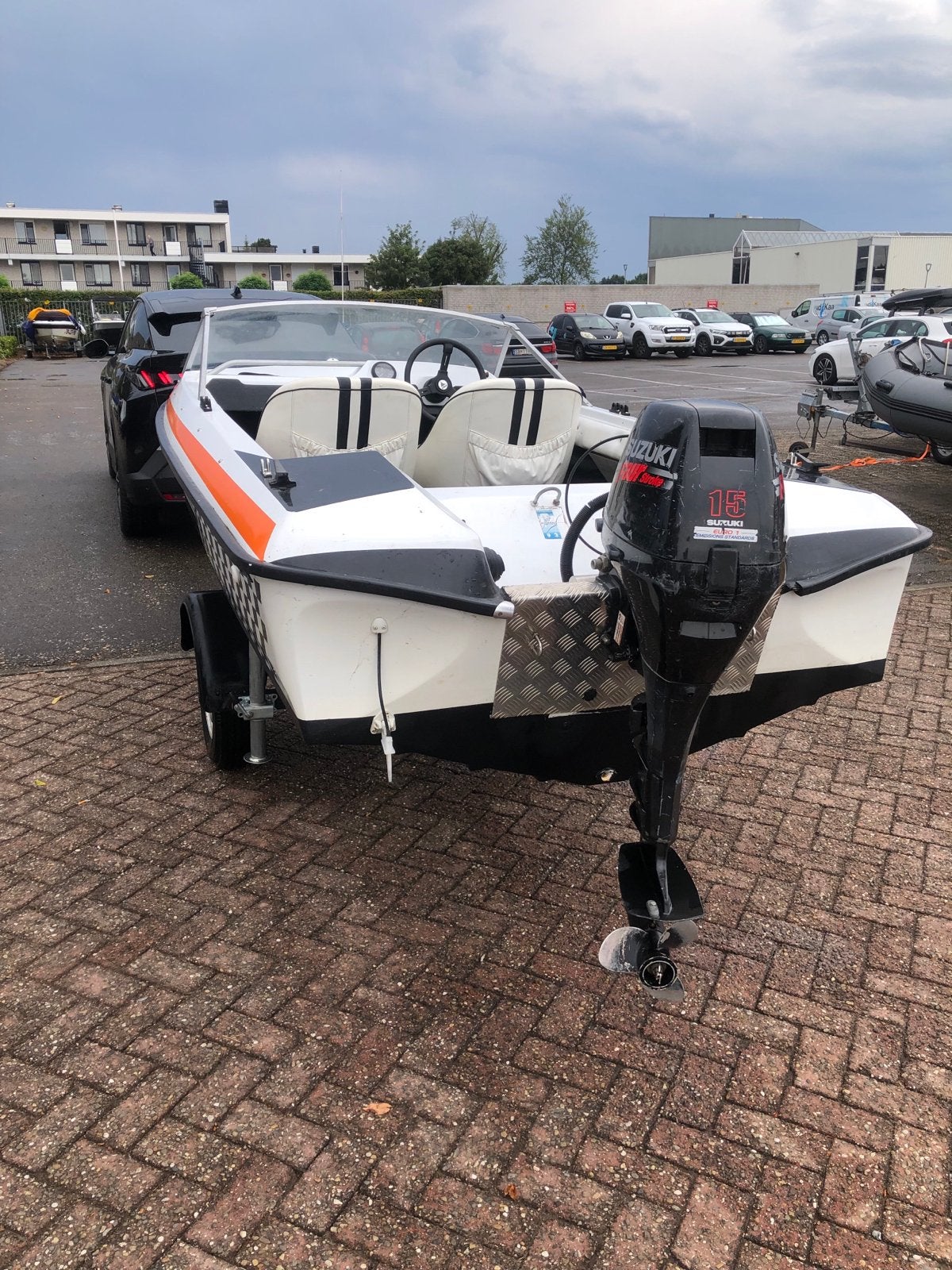 Nette Fletcher speedboot met trailer en Suzuki 15 PK motor, Watersport en Boten, Speedboten, Overige merken, Gebruikt, Viertaktmotor
