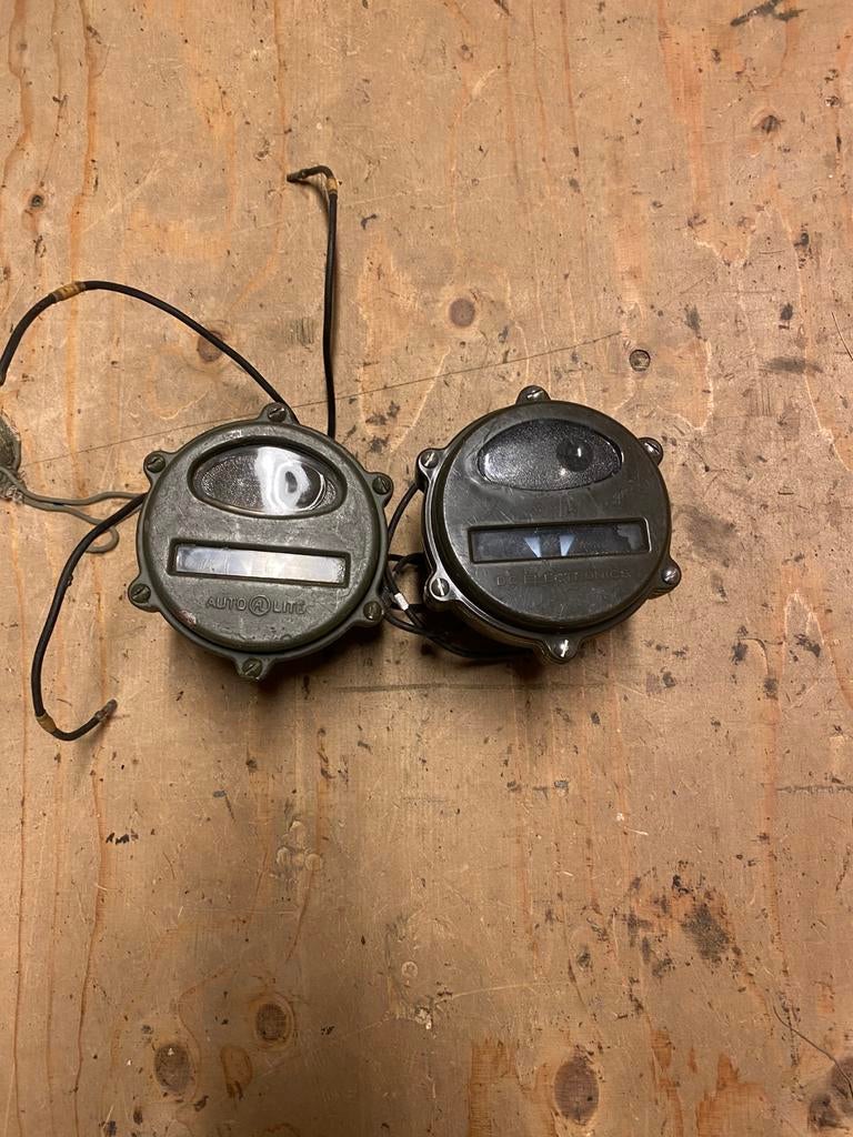 2 stuks acht lichten legervoertuig, Verzamelen, Militaria | Algemeen, Ophalen of Verzenden, Landmacht, Nederland