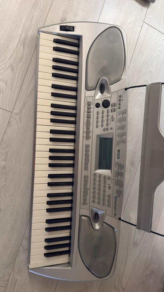 W220 Oriental / TR KeyboardOosterse Turkse Ritmes & Klanken), Muziek en Instrumenten, Ophalen of Verzenden, Zo goed als nieuw