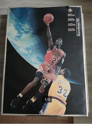 1992 Barcelona OS Michael Jordan Vs. Magic Johnson poster, Ophalen of Verzenden, Gebruikt, Overige sporten, Poster, Plaatje of Sticker