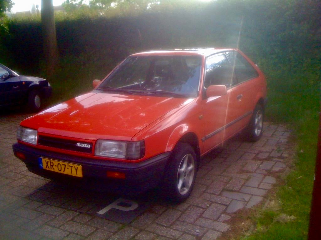 Mazda 323 1.6 HB Turbo F4 4WD 1989, 1 van de 7 Nederlandse, 1140 kg, Stof, 4 cilinders, 400 kg