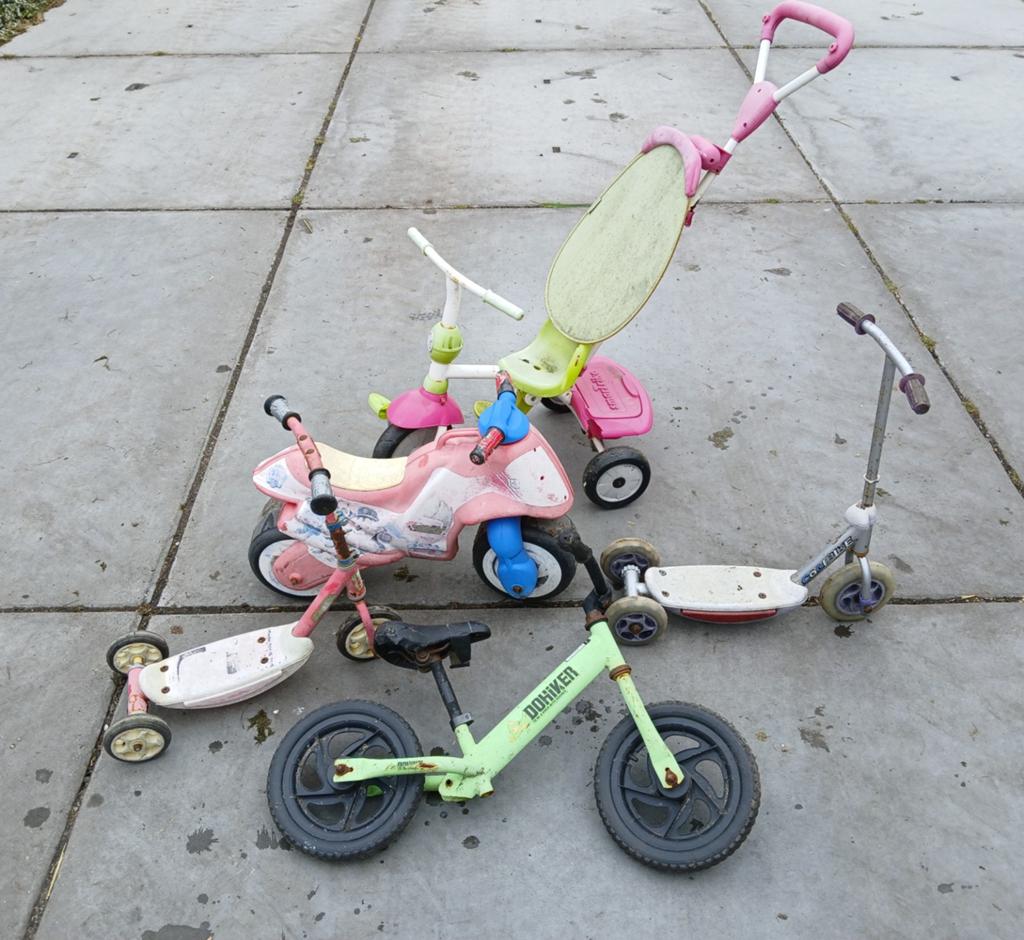Stepjes fietsjes Opknappers Gratis, Fietsen en Brommers, Fietsen | Kinderfietsjes, Ophalen, Gebruikt, Minder dan 16 inch