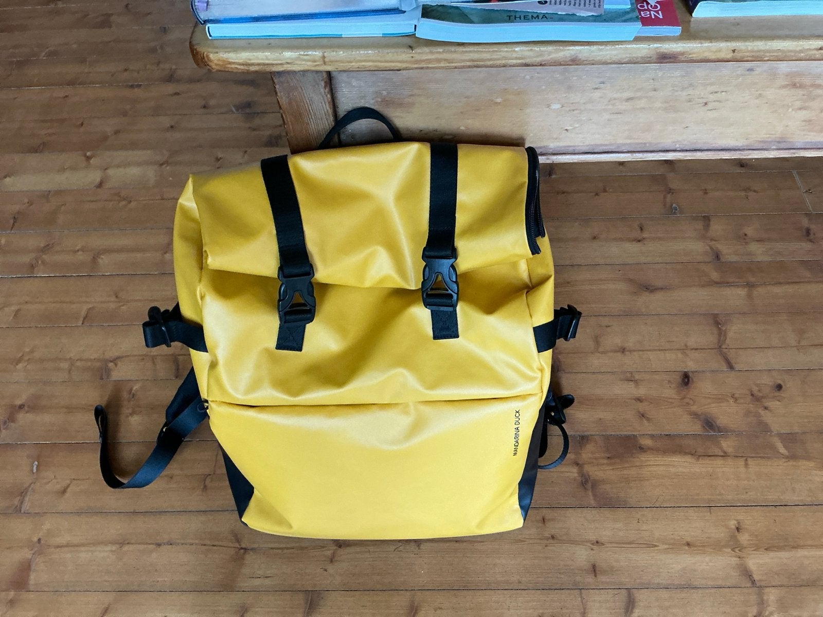 Mandarina Duck Rugzak - Knalgeel, Stijlvol & Praktisch, 25 tot 40 cm, Ophalen of Verzenden, Zo goed als nieuw, Overige merken