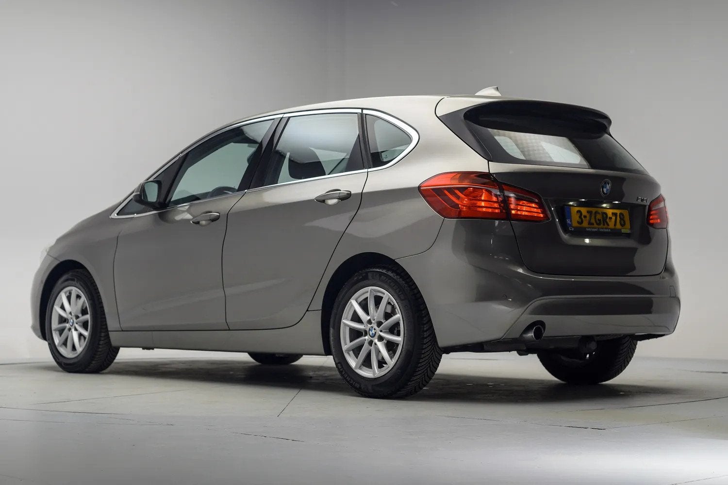 BMW 2 Serie Active Tourer 218i Executive [ Navi Trekhaak Cli, Auto's, 136 pk, Gebruikt, 1295 kg, Automatische klimaatregeling