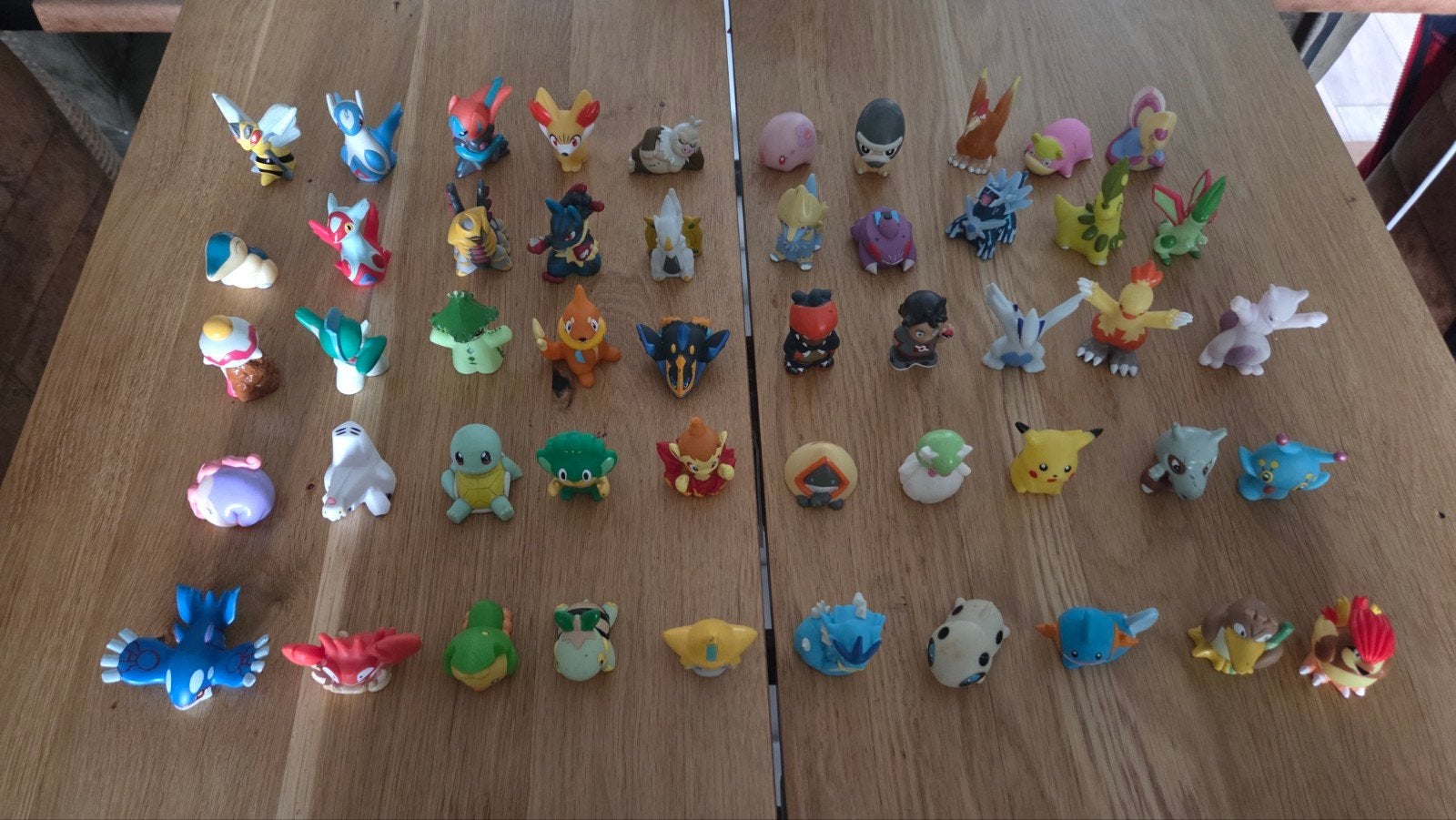 BESCHADIGDE set 50 Pokemon Figuren (B), Verzamelen, Ophalen of Verzenden, Gebruikt