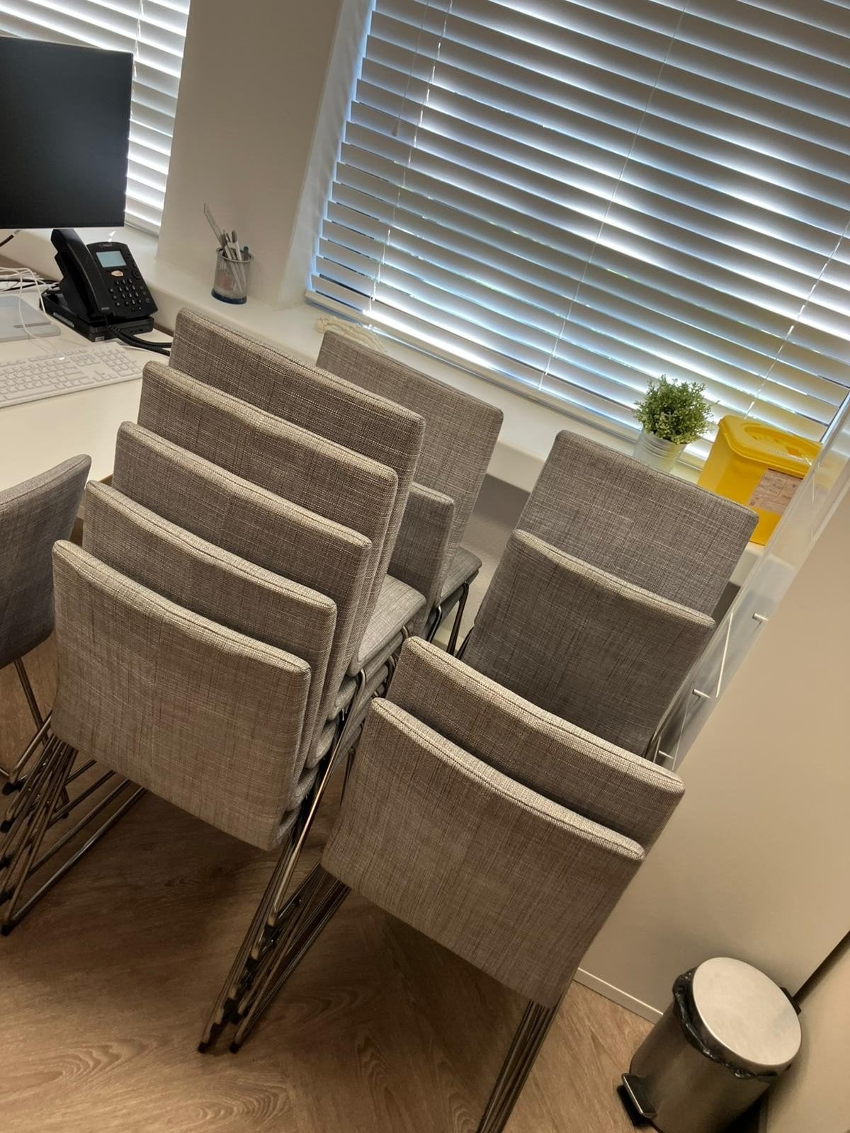 15 gebruikte stoelen gratis af te halen, Ophalen, Gebruikt