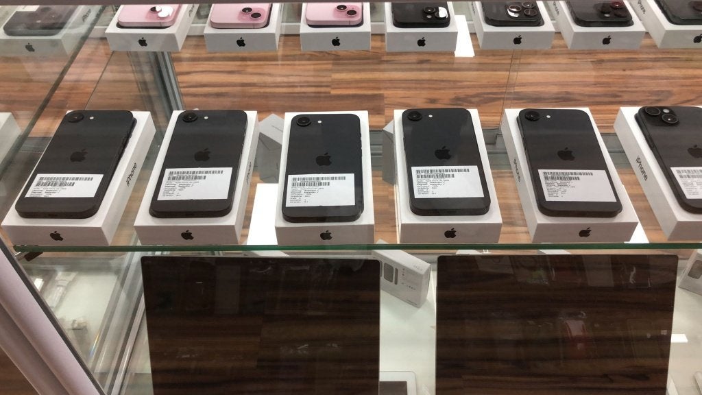 iphone 17e   256gb / iphone 16e   128gb, Ophalen of Verzenden, Zo goed als nieuw, Overige typen