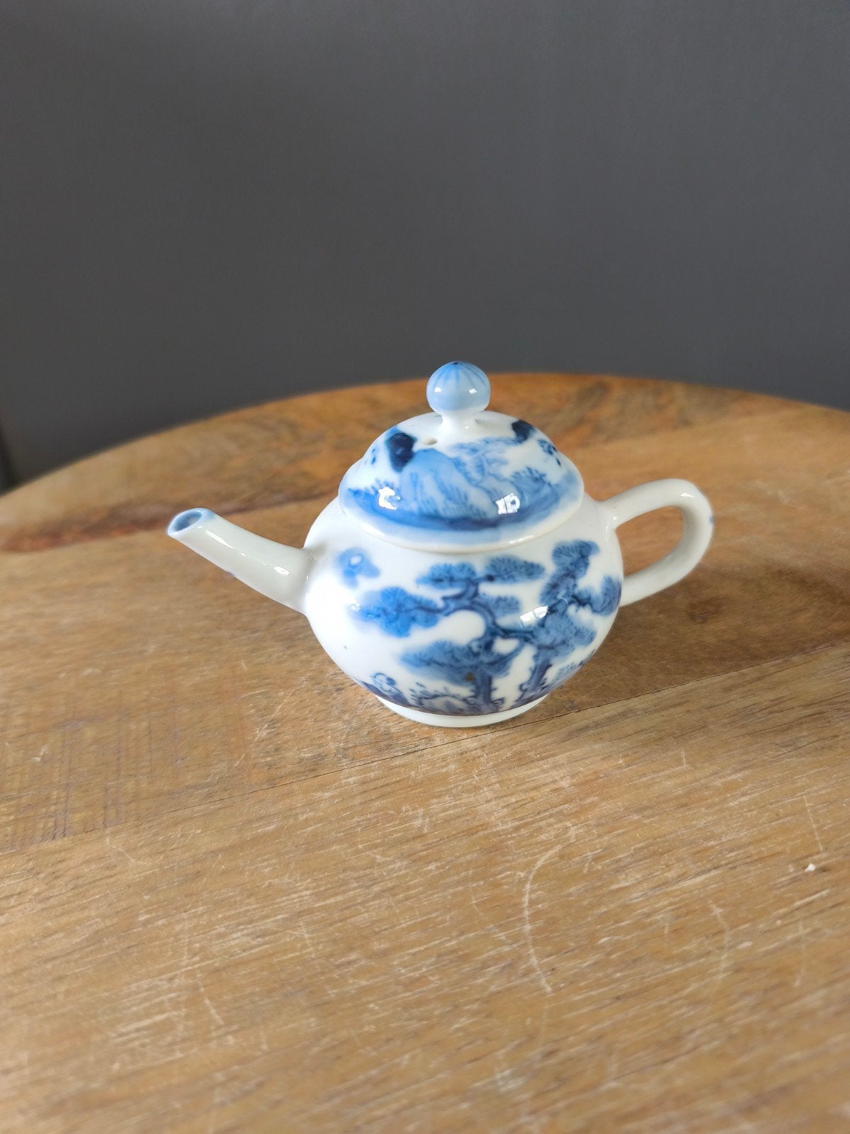 Antiek Chinees Miniatuur Theepotje - 19e Eeuws Bleu de Hue, Antiek en Kunst, Antiek | Porselein, Ophalen of Verzenden