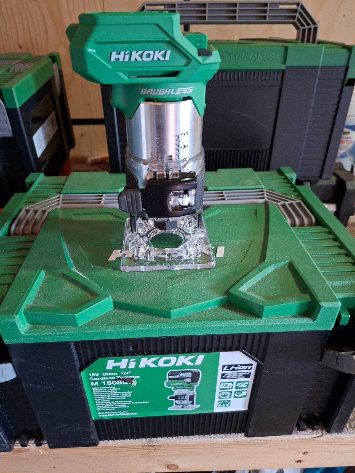 Hikoki kantenfrees 18v nieuw in systainer, Doe-het-zelf en Verbouw, Ophalen, Nieuw, Boor- en Schroefmachine