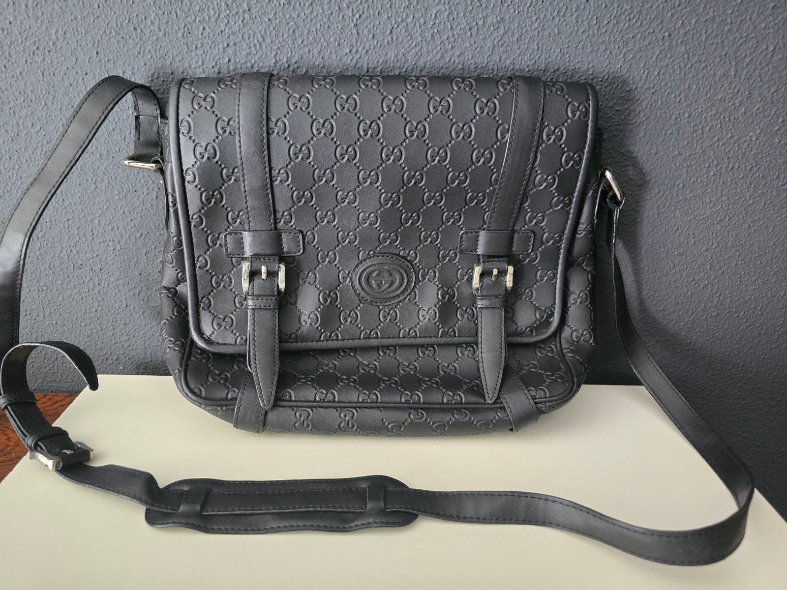 Gucci Heren Tas Zwart Leer - Zo goed als nieuw imitatie, Sieraden, Tassen en Uiterlijk, Overige merken, Zwart, Ophalen of Verzenden