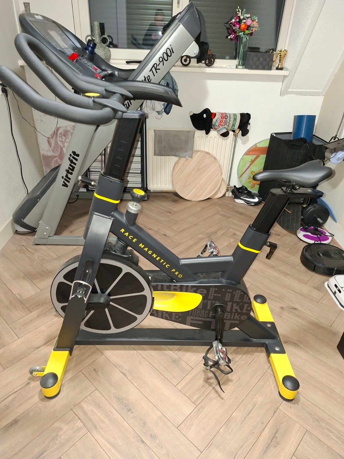 FitBike Race Magnetic Pro Spinningfiets, Sport en Fitness, Fitnessapparatuur, Zo goed als nieuw, Spinningfiets, Benen, Metaal