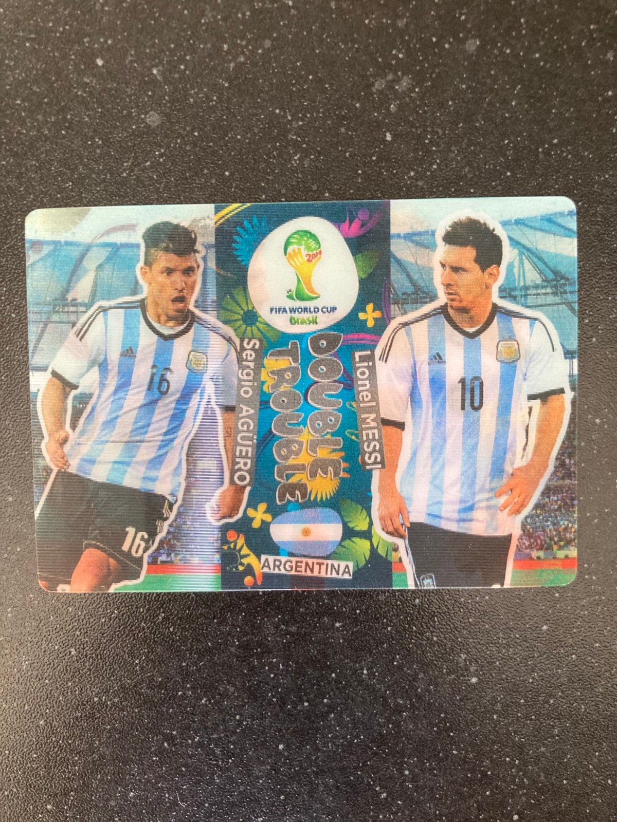 Panini Adrenalyn XL 2014 - Lionel Messi - Double Trouble, Verzamelen, Sportartikelen en Voetbal, Ophalen of Verzenden