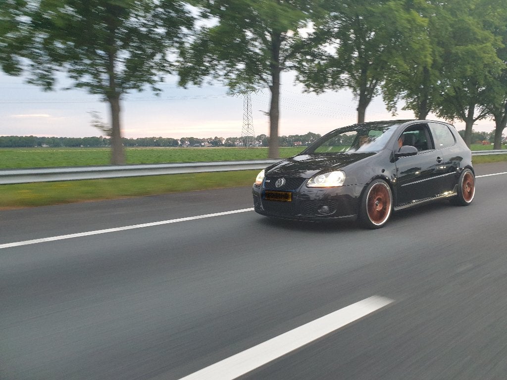 Volledig opgebouwde golf 5 gti, Zwart, 4 cilinders, 1984 cc, Zwart