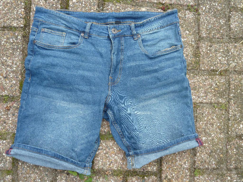 Heren korte broek maat 52 als nieuw, Kleding | Heren, Broeken en Pantalons, Maat 52/54 (L), Blauw, Ophalen of Verzenden, Zo goed als nieuw