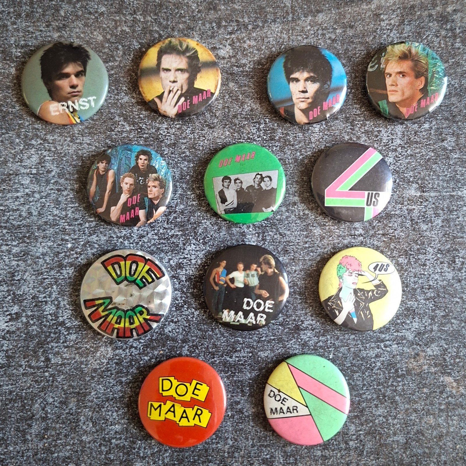 12 Doe Maar buttons jaren 80 ( Vintage), Verzamelen, Ophalen of Verzenden, Gebruikt