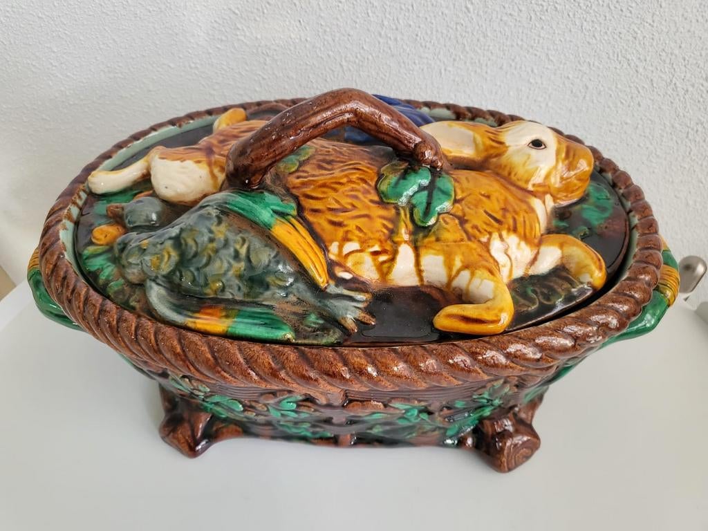 Antieke Majolica Terrine met Wilddecor - Konijn en Eend, Antiek en Kunst, Ophalen of Verzenden
