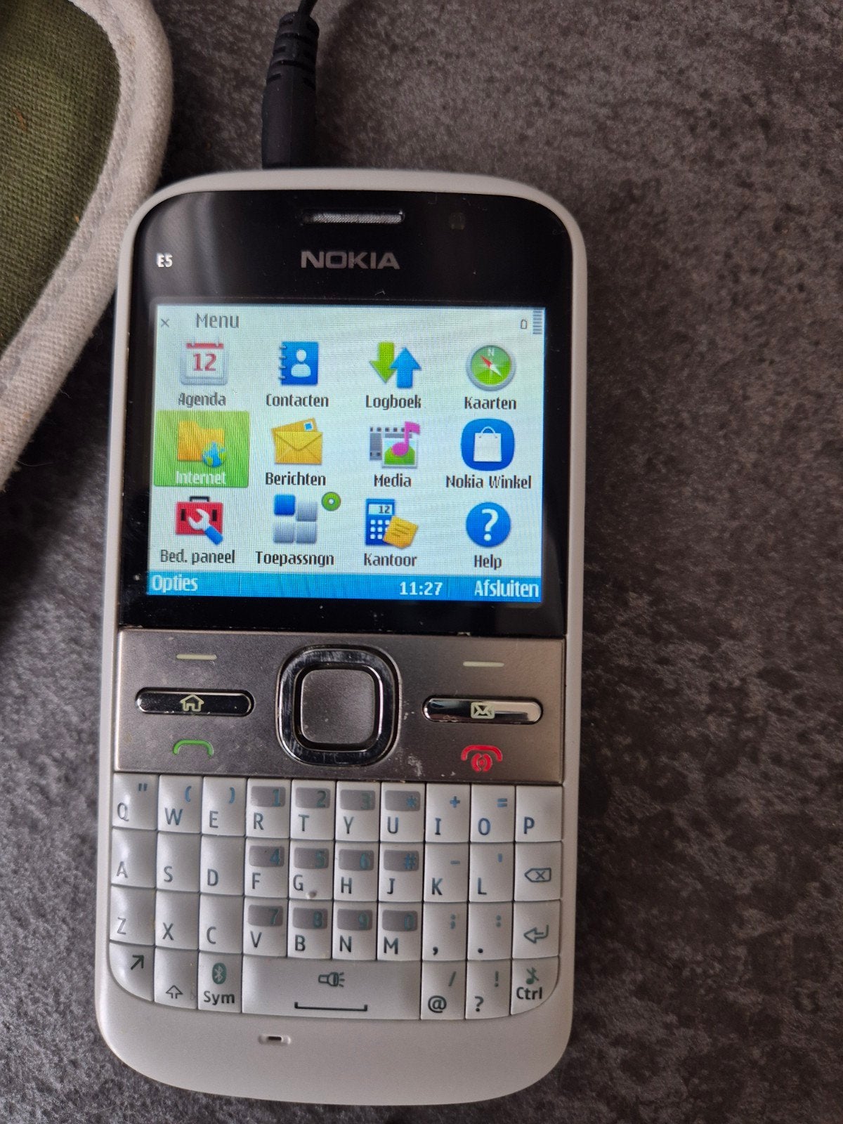 T.k.. Nokia E 5 wit met lader en accu

Kpn simlock

Gebruikt, Ophalen, Gebruikt, Wit, Fysiek toetsenbord
