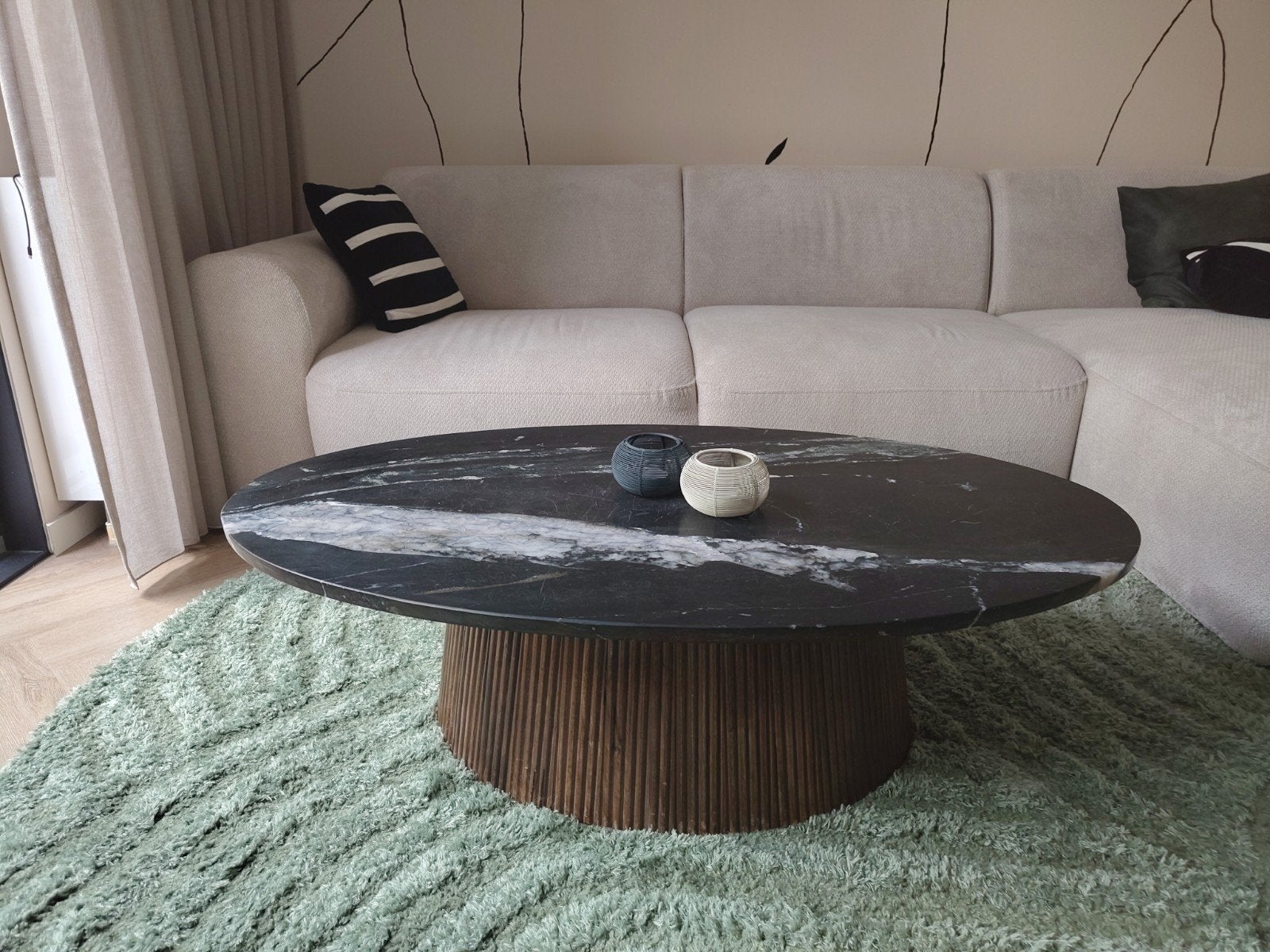 Ovale salontafel Eleonora met marmeren blad, Huis en Inrichting, Tafels | Salontafels, Zo goed als nieuw, 5 – 50, 50 tot 100 cm