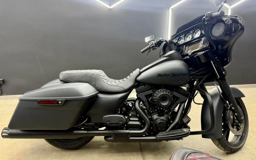 Harley STREETGLIDE, BlackOut, 2015, Rhineheart, Stage 1, Motoren, 2 cilinders, Motorrijbewijs A, 1753 cc, Meer dan 35 kW
