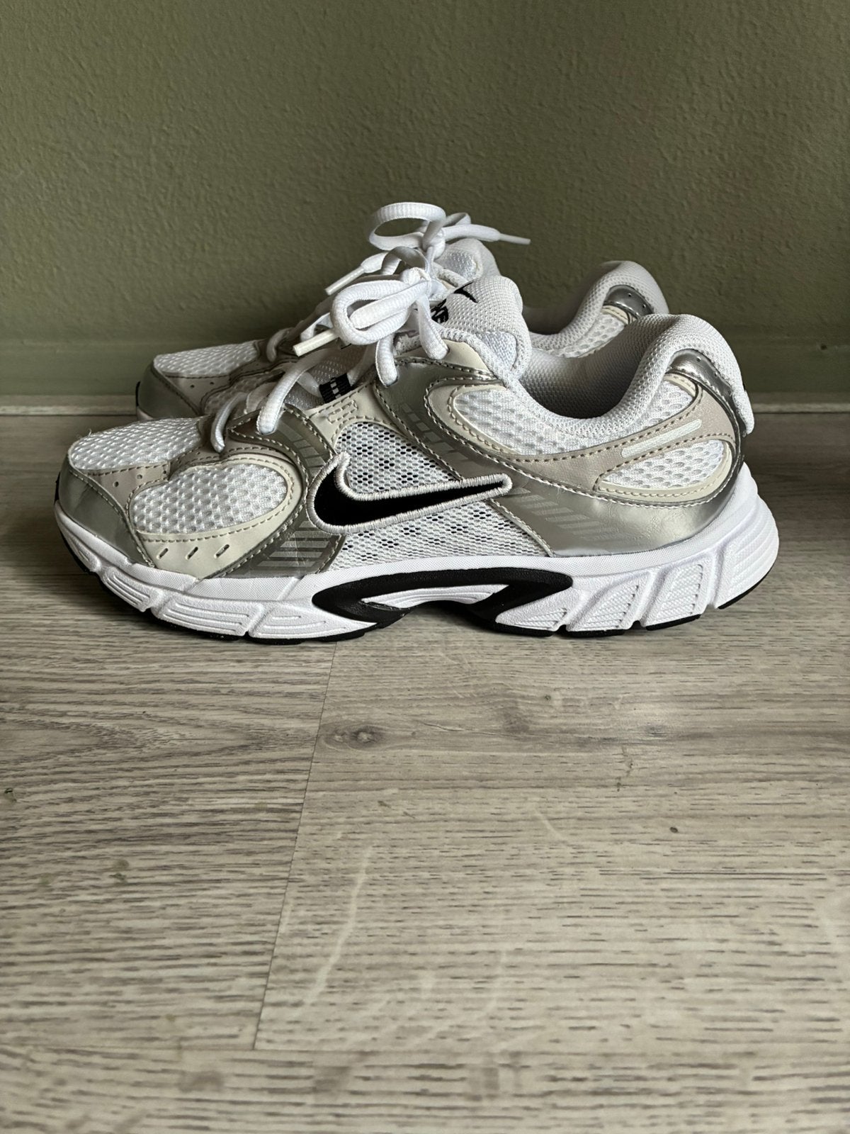 Nike sportschoenen maat 38 in nieuwstaat, Ophalen of Verzenden, Zo goed als nieuw, Jongen of Meisje, Sportschoenen