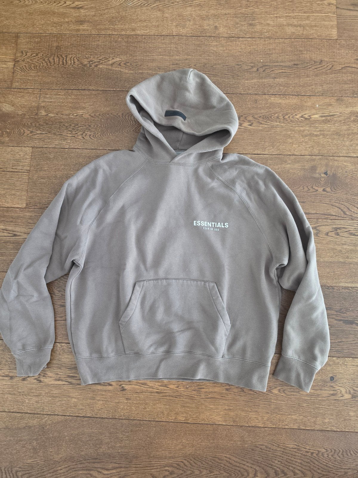 Fear of God Essentials Hoodie Licht Beige maat M, Ophalen of Verzenden, Zo goed als nieuw, Beige