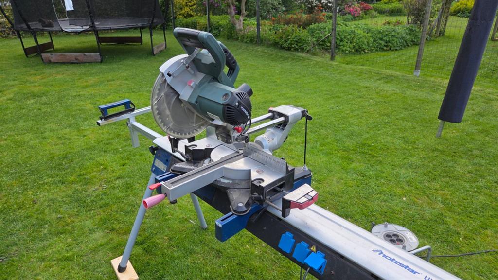 Metabo KGS 254 M, Doe-het-zelf en Verbouw, Gereedschap | Zaagmachines, Ophalen, 1200 watt of meer, Afkortzaag, 70 mm of meer