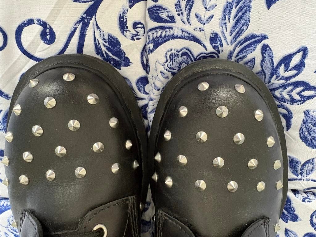 Dr. Martens 1460 Stud Black Wanama - Maat 41, Kleding | Dames, Schoenen, Ophalen of Verzenden, Nieuw, Zwart, Lage of Enkellaarzen